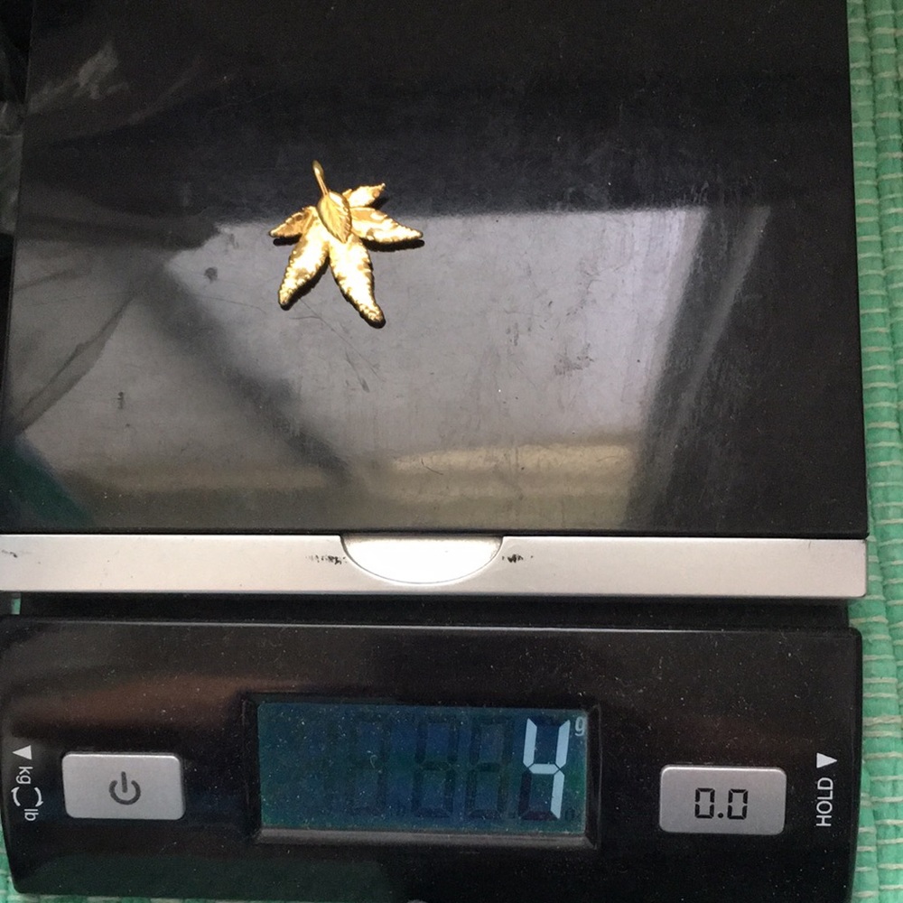 24k Gold Dipped Maple Leaf Pendant - image 6
